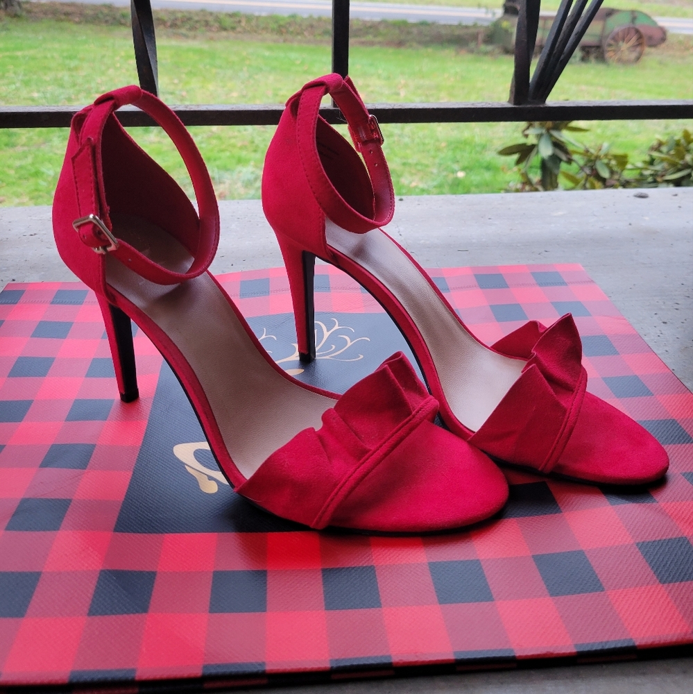A New Day red faux suede ruffled heels - Picture 2 of 7